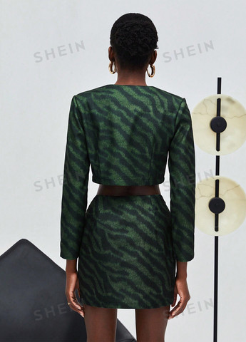 Темно-зеленая кэжуал с абстрактным узором юбка SHEIN а-силуэта (трапеция)