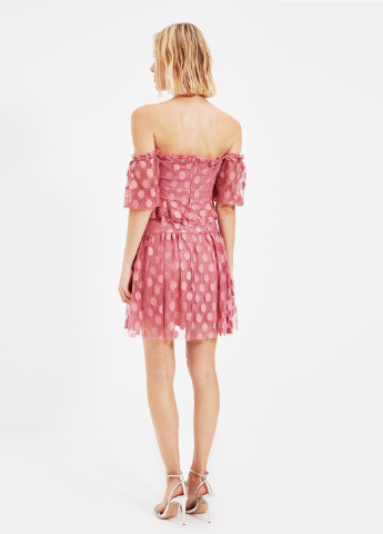 Розовое платье Trendyol
