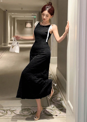Черное коктейльное, деловое платье клеш, с открытой спиной SHEIN однотонное