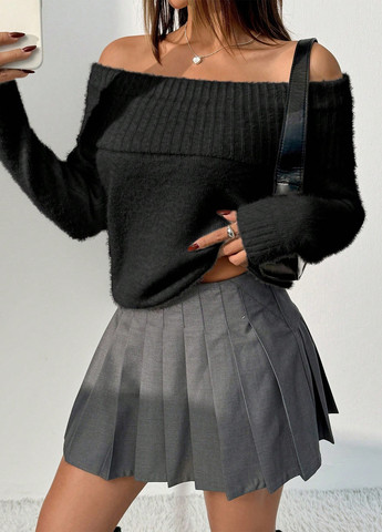 Черный демисезонный свитер SHEIN