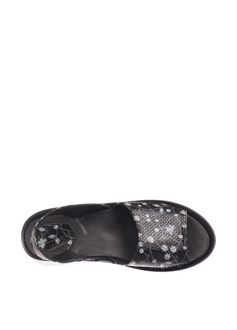 Черные босоножки Ventaja без застежки лаковые