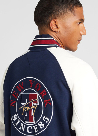 Бомбер Tommy Jeans бейсбольний на кнопках (315060163)