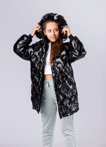 Черная зимняя пуховая зимняя куртка для девочки DobraMAMA