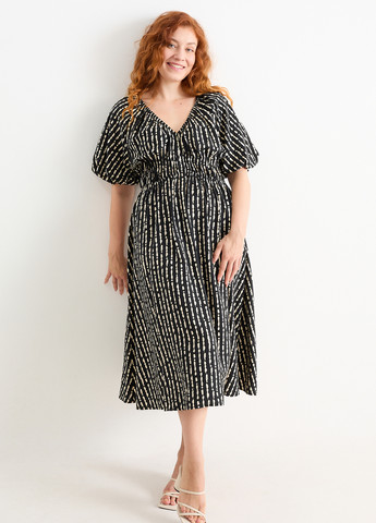 Черное кэжуал платье клеш C&A с абстрактным узором