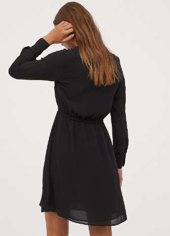 Черное кэжуал платье H&M однотонное