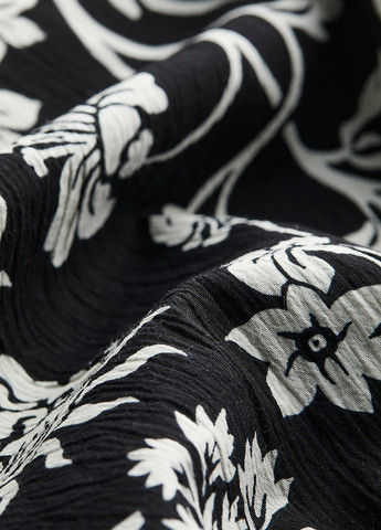 Черно-белое кэжуал платье клеш, а-силуэт H&M с цветочным принтом
