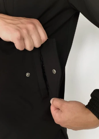 Черный демисезонный костюм softshell чёрный Intruder
