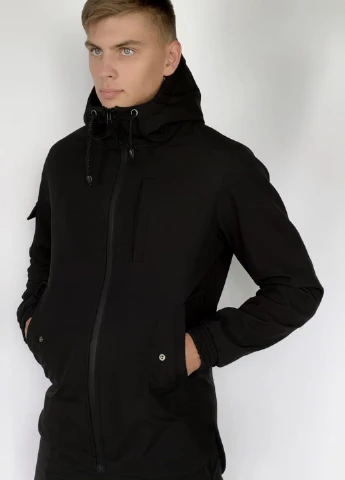 Черный демисезонный костюм softshell чёрный Intruder