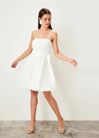 Білий коктейльна сукня кльош Trendyol однотонна