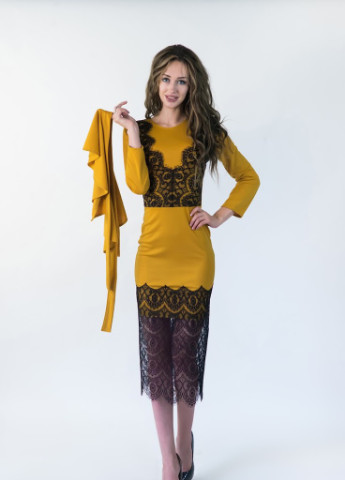 Горчичное кэжуал оригинальное нарядное платье со съемным поясом баской и гипюровыми вставками lotta Podium однотонное