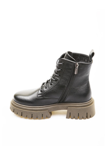 Зимние ботинки Camalini на тракторной подошве, со шнуровкой