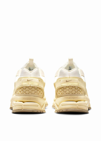 Бежеві Осінні кросівки fv2295-101 Nike Zoom Vomero Roam