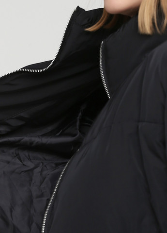 Черная демисезонная куртка H&M