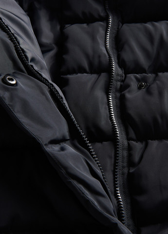 Чорна зимня куртка Reserved