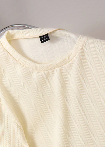 Кремова футболка SHEIN