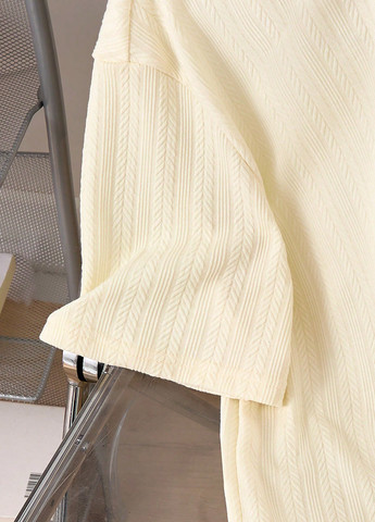 Кремова футболка SHEIN