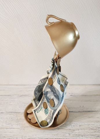 Сувенир статуэтка Парящая чашка с золотым напылением и долларами ручная работа хенд мейд подарок SuvenirPodarokZP 2 (254478492)