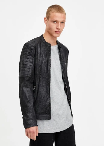 Чорна демісезонна куртка Pull & Bear