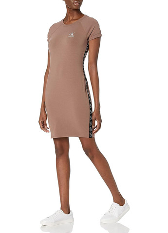 Розово-коричневое кэжуал платье платье-футболка Calvin Klein с логотипом