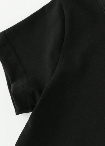 Черная летняя футболка SHEIN