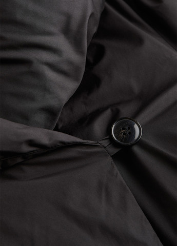 Чорна зимня куртка H&M