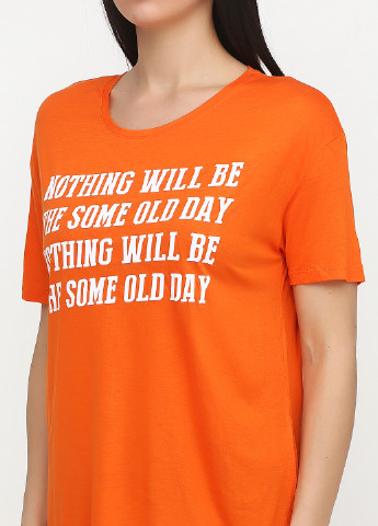 Оранжевая летняя футболка Miss Poem