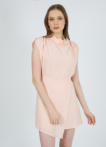 Комбинезон Casalini комбинезон-шорты однотонный пудровый кэжуал вискоза