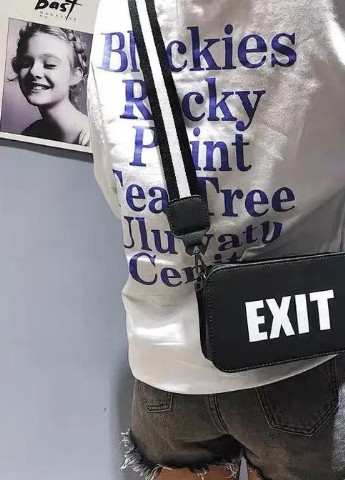 Жіноча прямокутна сумка на ремінці крос-боді "EXIT" чорна No Brand (253016844)