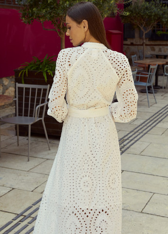 Белое кэжуал женственное платье-миди с вышивкой Gepur однотонное