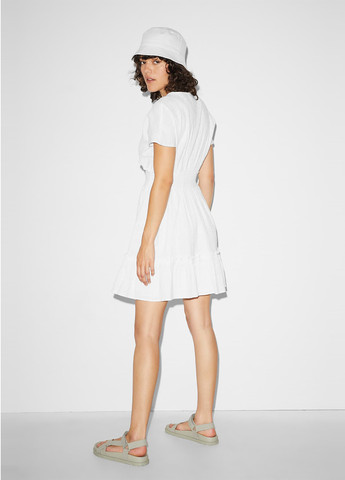 Білий кежуал сукня кльош C&A однотонна