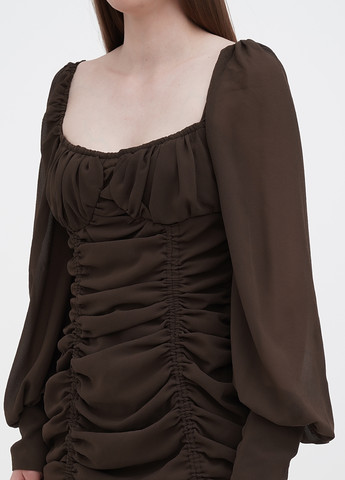 Темно-коричнева кежуал сукня футляр PrettyLittleThing однотонна