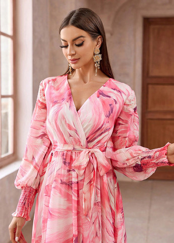 Розовое вечернее платье с пышной юбкой SHEIN с абстрактным узором