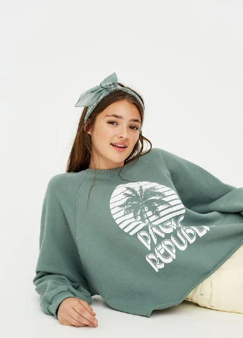 Мятный свитшот Pull & Bear рисунок без декора (243203309)