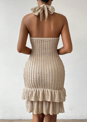 Светло-бежевое коктейльное, кэжуал платье с открытой спиной, силуэтная, с открытыми плечами SHEIN однотонное