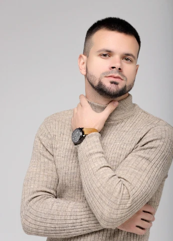 Бежевый демисезонный свитер Figo