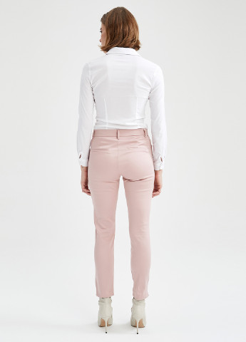 Светло-розовые кэжуал демисезонные зауженные, укороченные брюки DeFacto