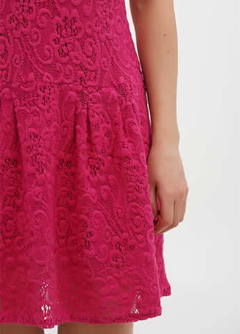 Фуксиновое (цвета Фуксия) кэжуал платье а-силуэт Sassofono однотонное