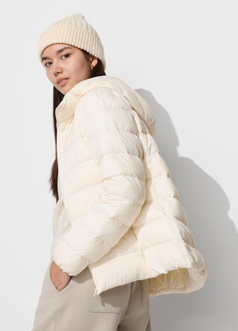 Молочный демисезонный Пуховик Uniqlo