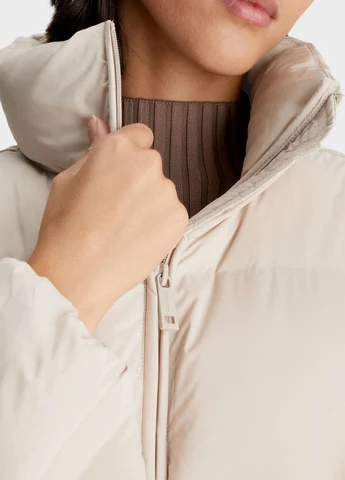 Бежевий зимній Пуховик Calvin Klein