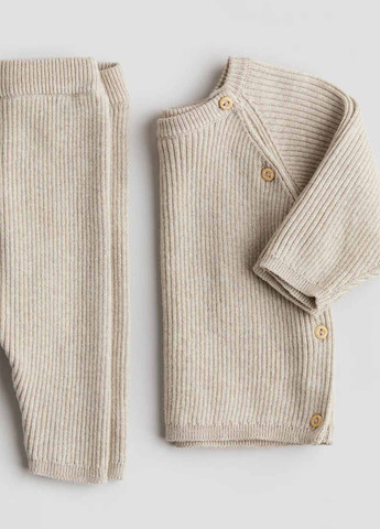 Бежевый демисезонный костюм (свитер, брюки) брючный H&M