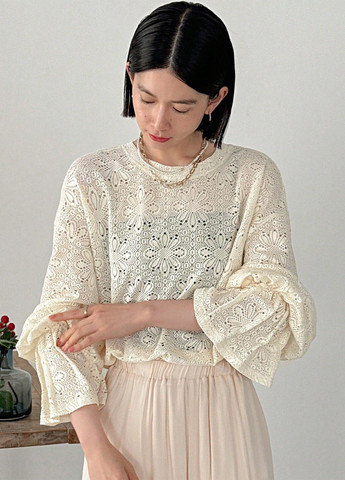 Молочна блуза SHEIN