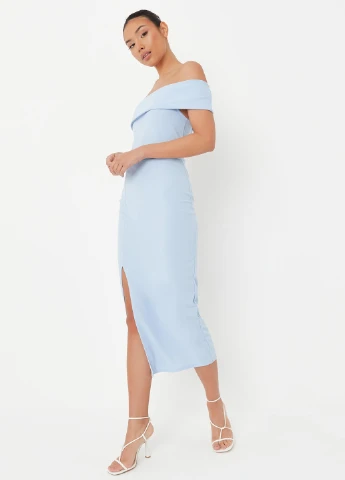 Блакитна кежуал сукня з відкритими плечима Missguided однотонна