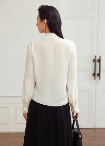 Молочная блуза SHEIN