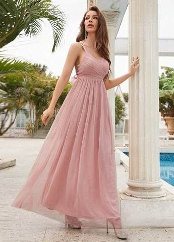 Светло-розовое вечернее платье с открытой спиной SHEIN однотонное