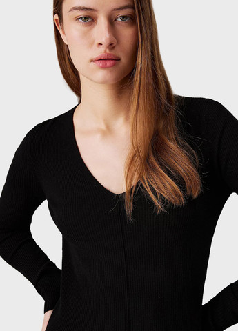 Черное кэжуал платье Calvin Klein однотонное