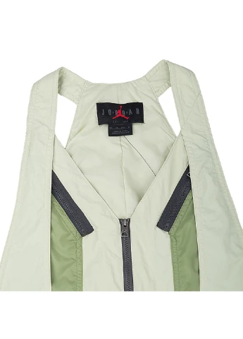 Салатовая демисезонная жилетка w j 23e vest Jordan