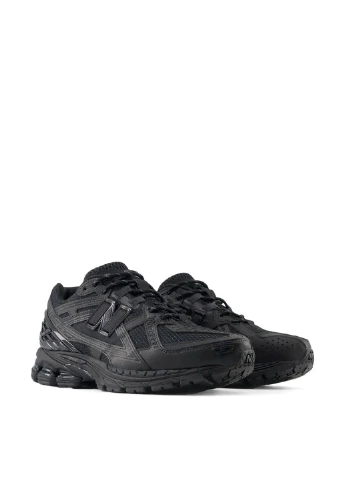 Чорні кросівки демісезон New Balance 1906
