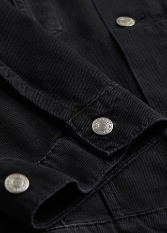 Черная демисезонная куртка H&M