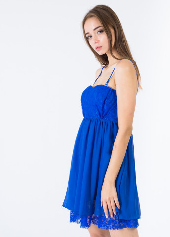 Синее коктейльное платье клеш NLY Blush однотонное