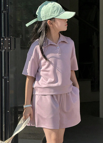 Пудровый летний костюм (поло, шорты) SHEIN